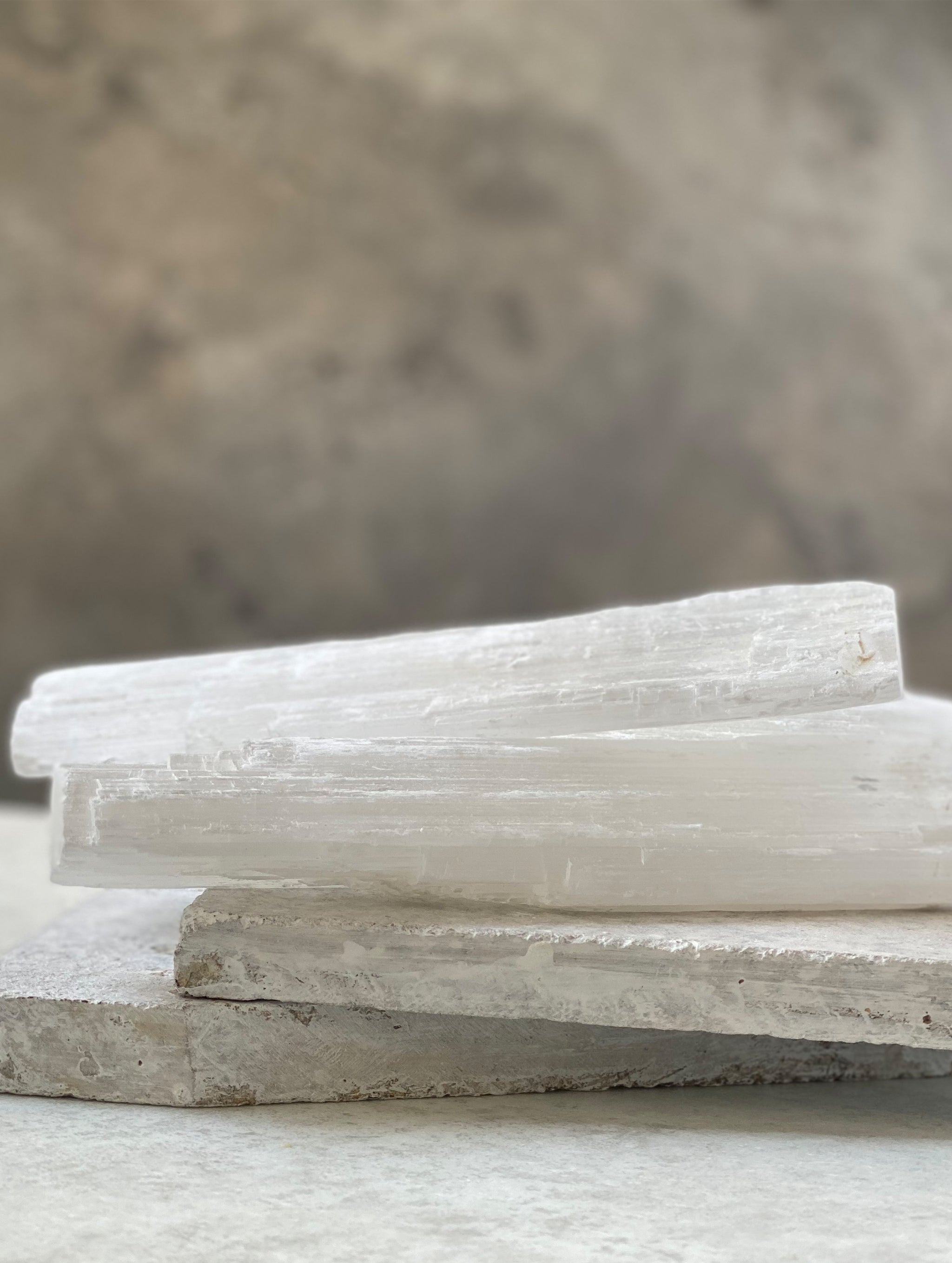 OM.Theplacement Selenite